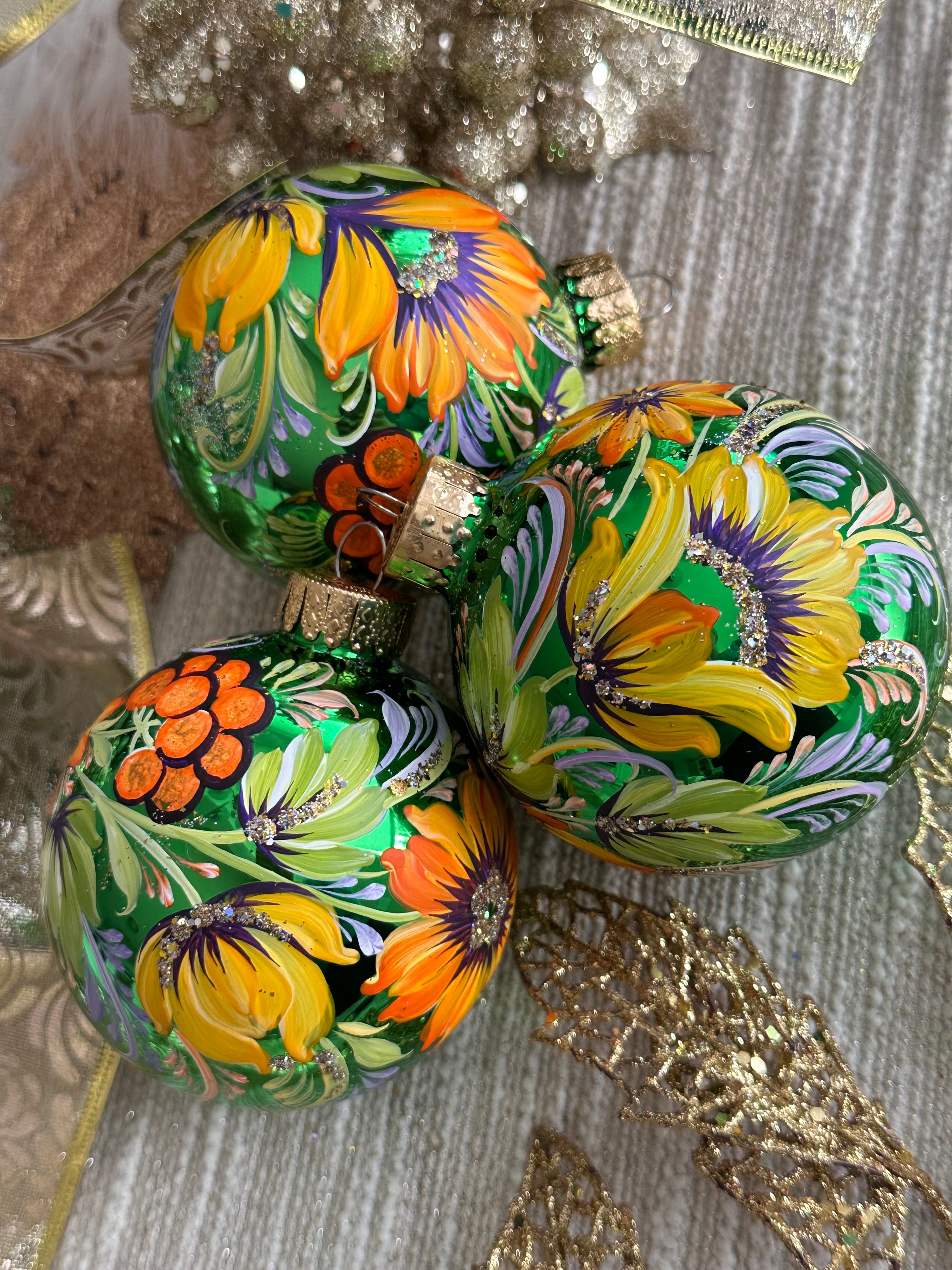 A SET OF CHRISTMAS ORNAMENTS - 105
