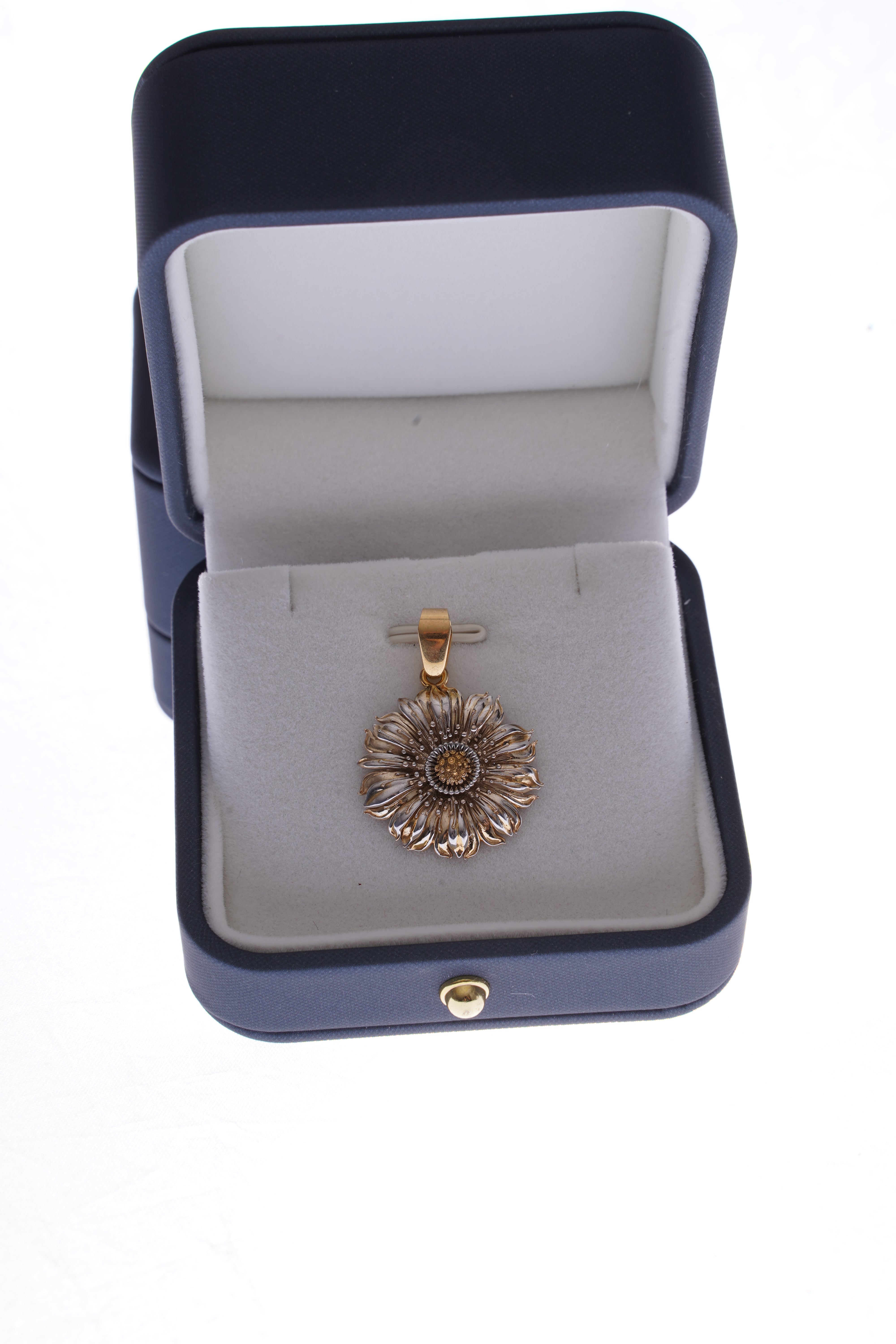 Chamomile Pendant