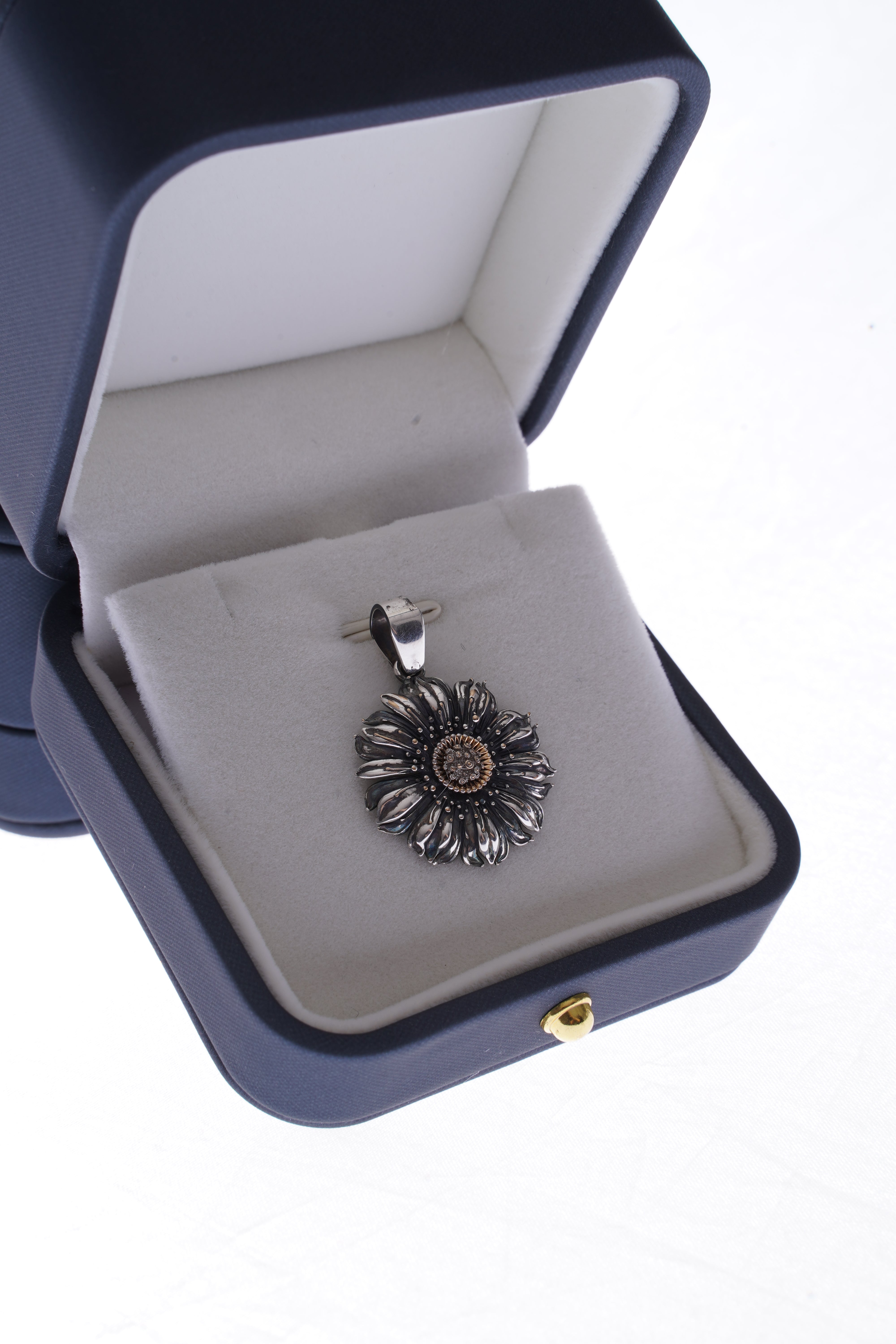 Chamomile Pendant