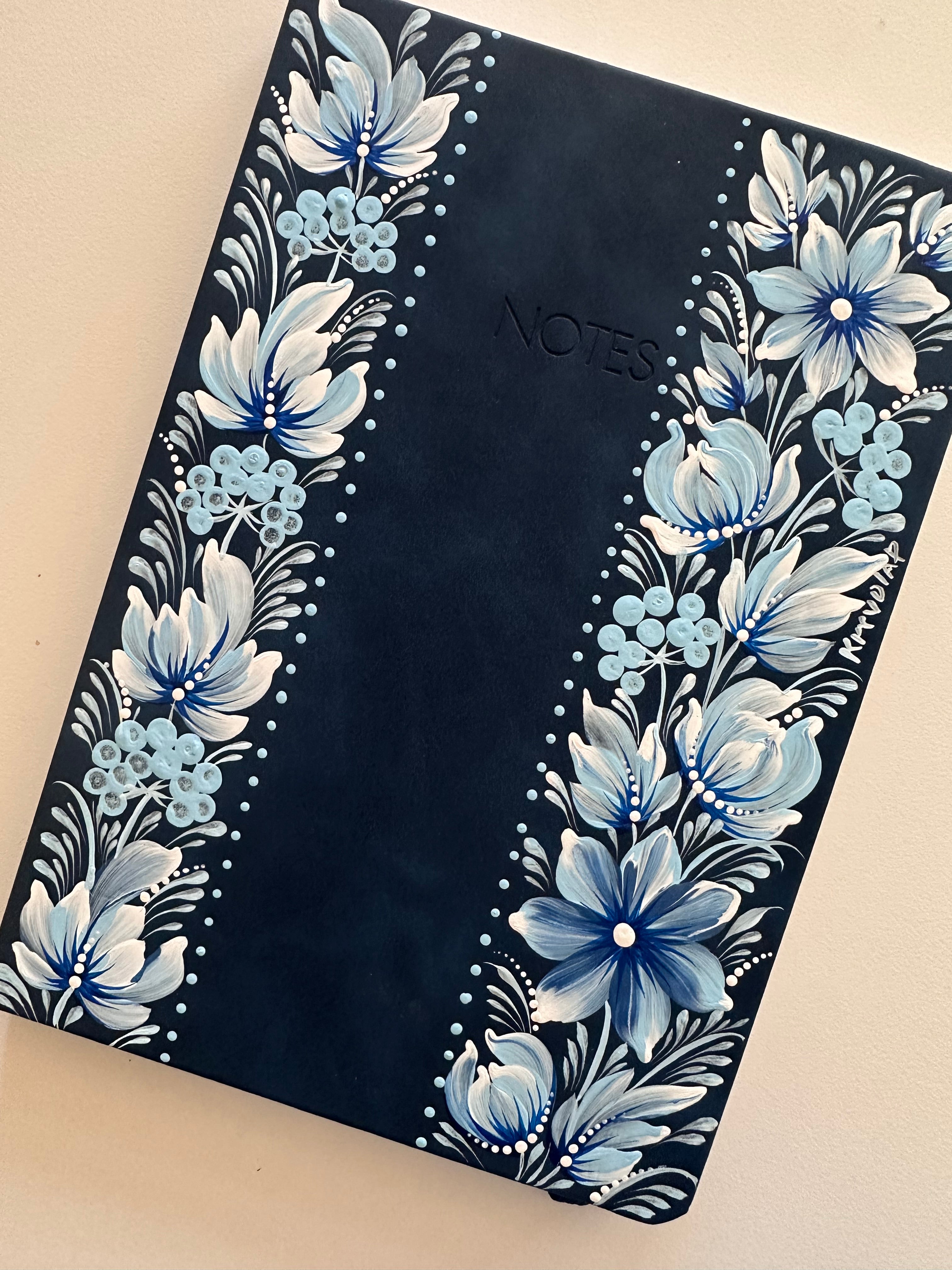 Frozen Elegance — Notebook